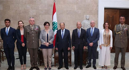 Michel Aoun con la ministra de Defensa italiana, Elisabettal Trenta Presidente libanés insta a apoyar el proceso de restablecimiento de seguridad en Siria